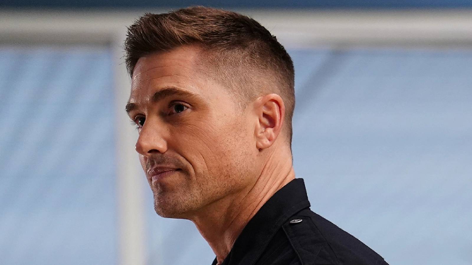 Tim Bradford interpretato da Eric Winter nella serie The Rookie