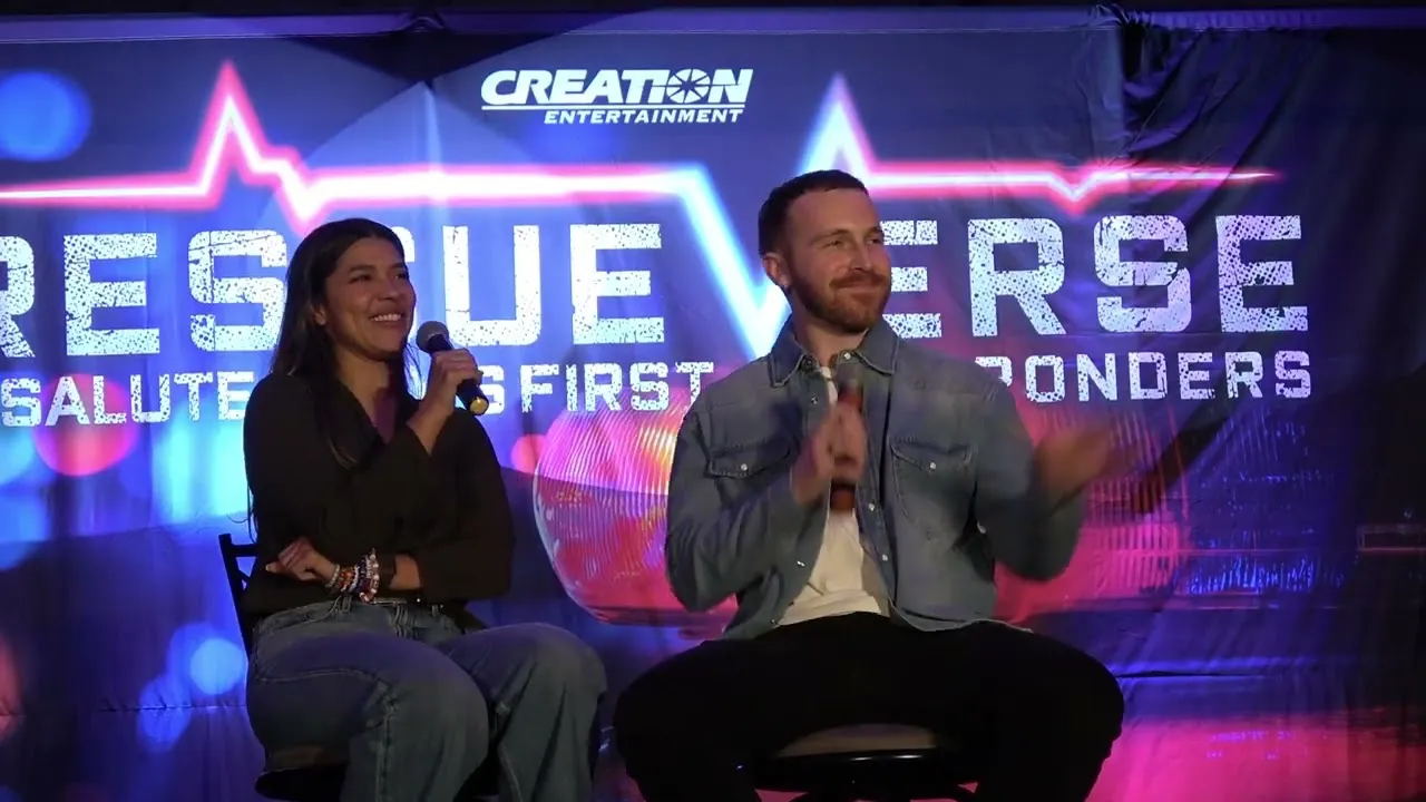 Lizzeth Chavez e Zander Hawley durante il panel di The Rookie al RescueVerse Nashville 2026