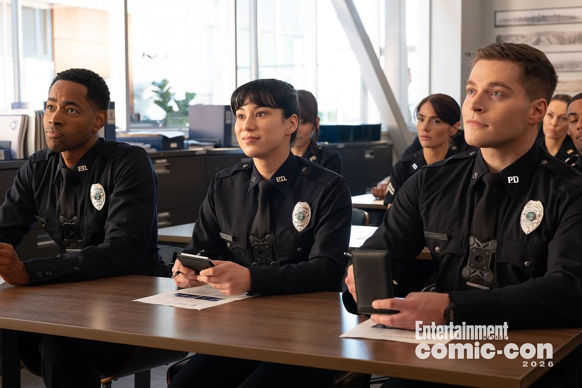Jay Ellis e il cast di The Rookie: North durante l'addestramento